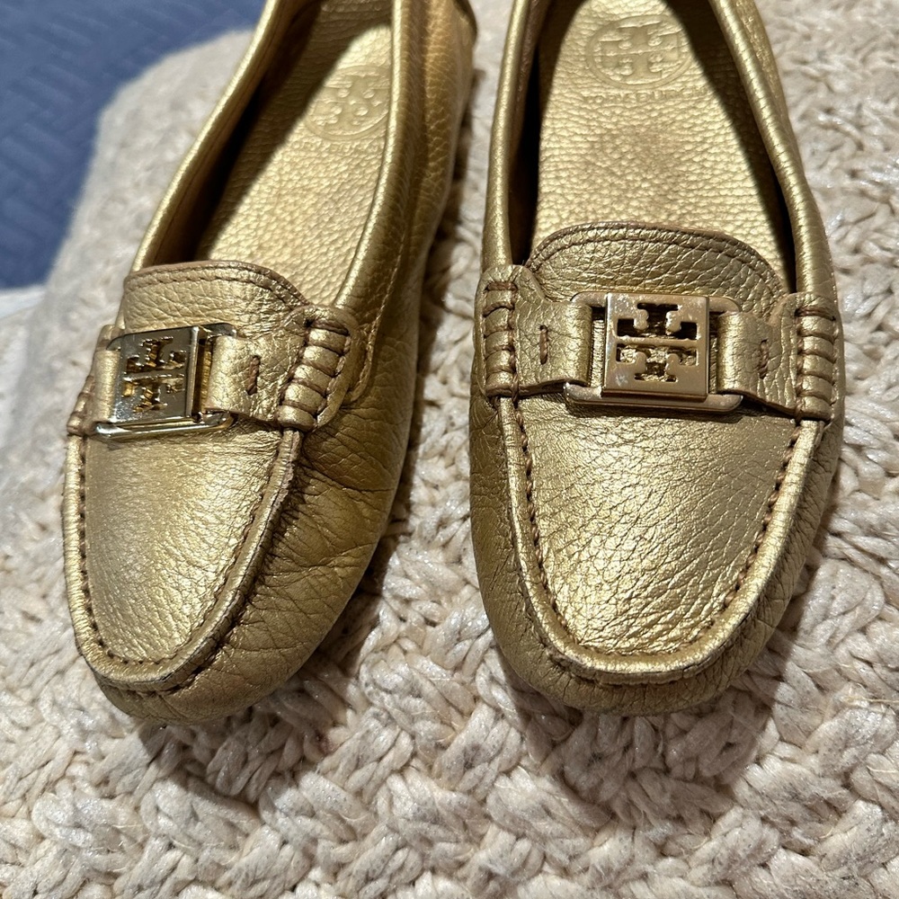 Tory Burch Kendrick Driving Shoes in Gold